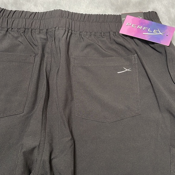 Women’s scrub pants - Picture 3 of 3